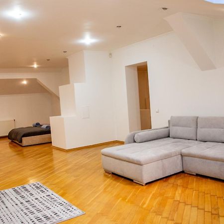 Apartment Kostyushka Lviv Eksteriør bilde