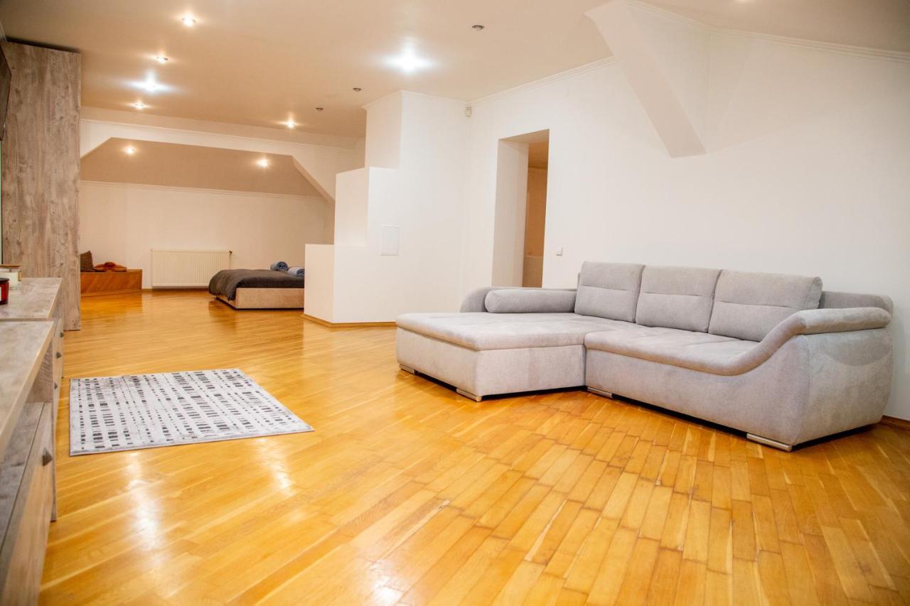 Apartment Kostyushka Lviv Eksteriør bilde