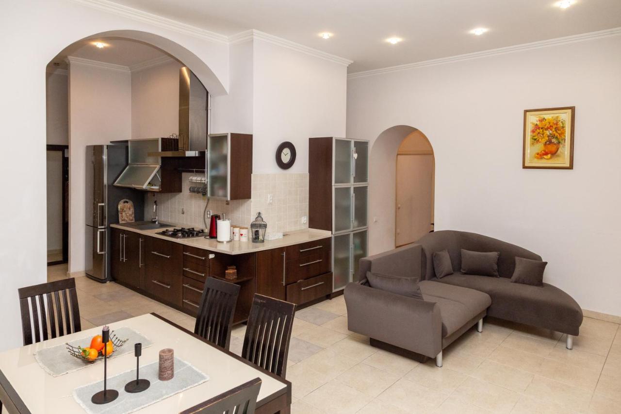 Apartment Kostyushka Lviv Eksteriør bilde