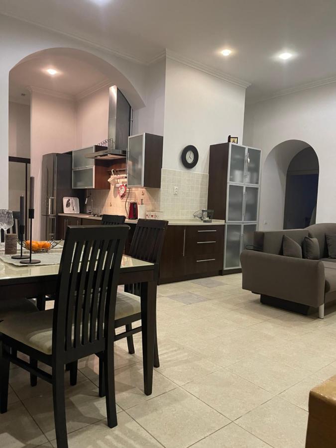 Apartment Kostyushka Lviv Eksteriør bilde