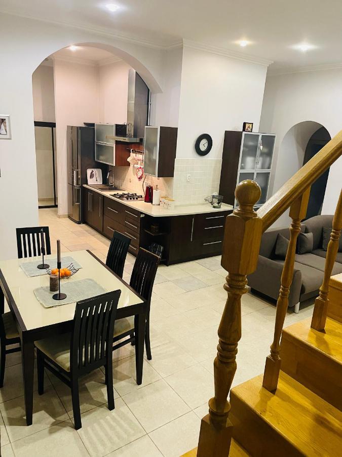 Apartment Kostyushka Lviv Eksteriør bilde