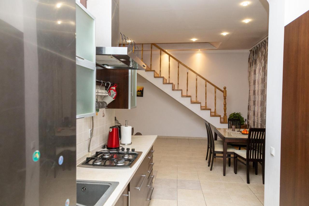 Apartment Kostyushka Lviv Eksteriør bilde