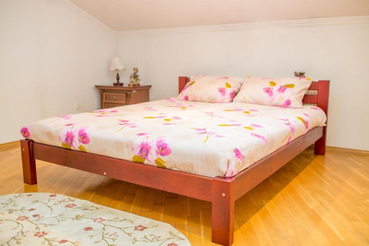Apartment Kostyushka Lviv Eksteriør bilde
